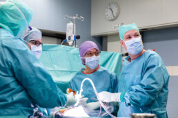 Das Team der Chirurgie bei einer Operation