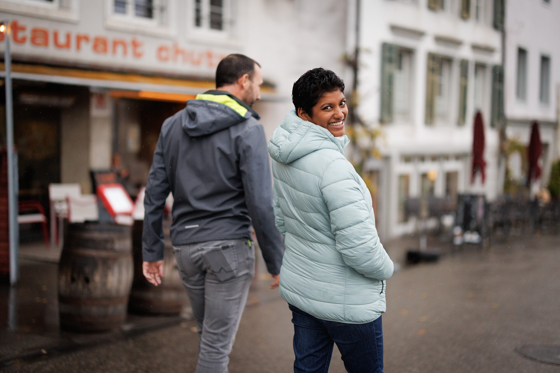 Patientin Lisa Walker schlendert durch Solothurn.